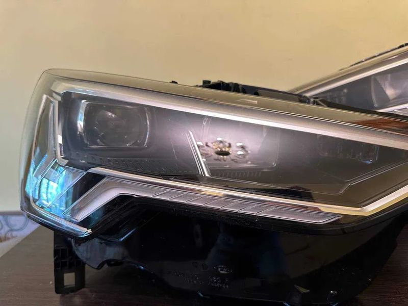 Фара передня Audi Q3 83A (2018-2024) Full Led ліва